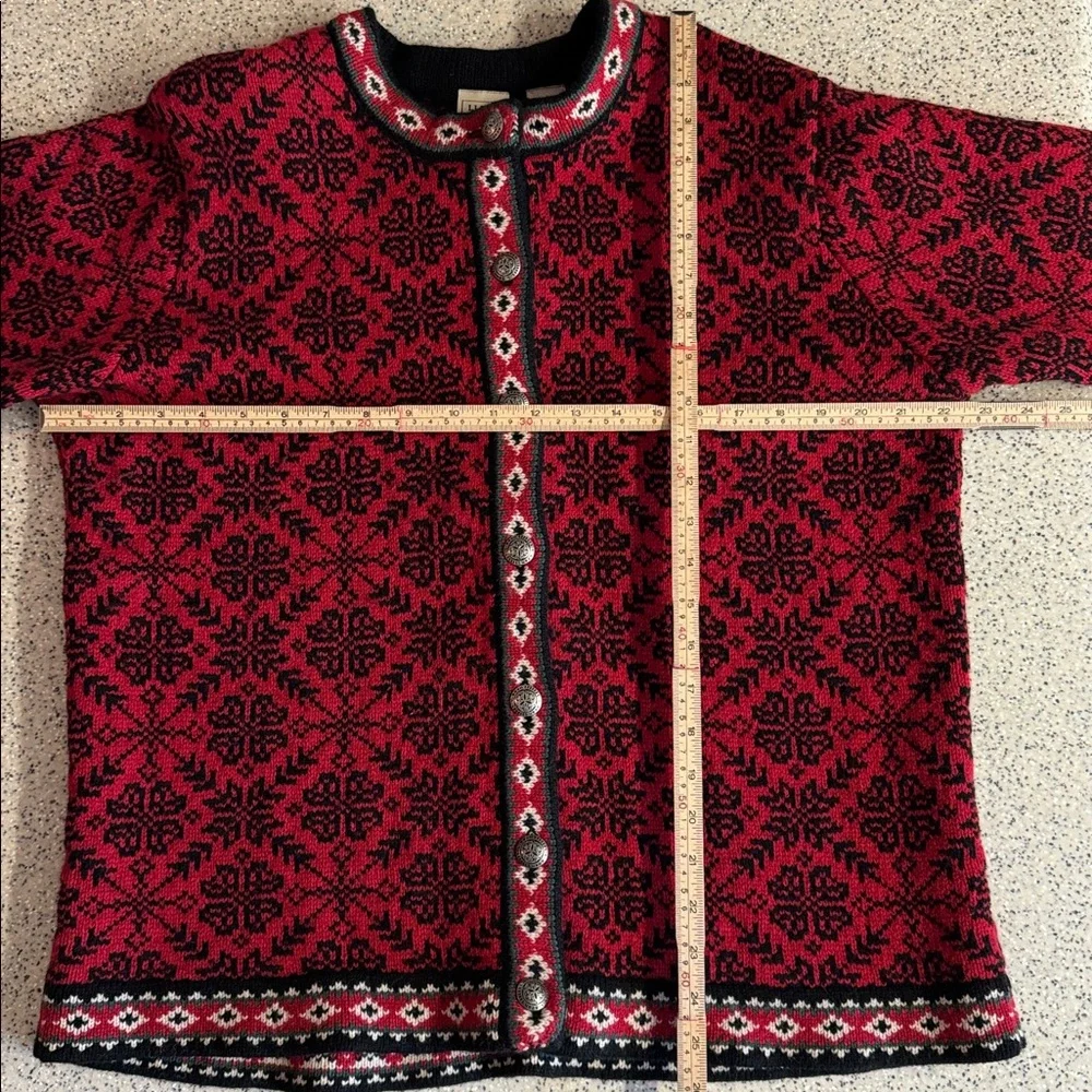 XL Vtg.L.L.Bean 100% Merino Lambswool red and black Nordic Fair Isle sweater.XL